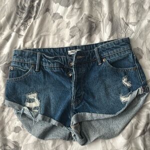 Super cute Roxy short shorts